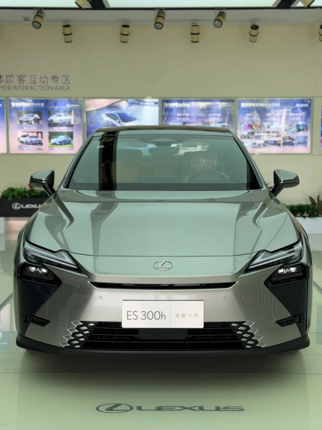 中大型豪华轿车哪款好看，全新一代ES300h外观细节拆解