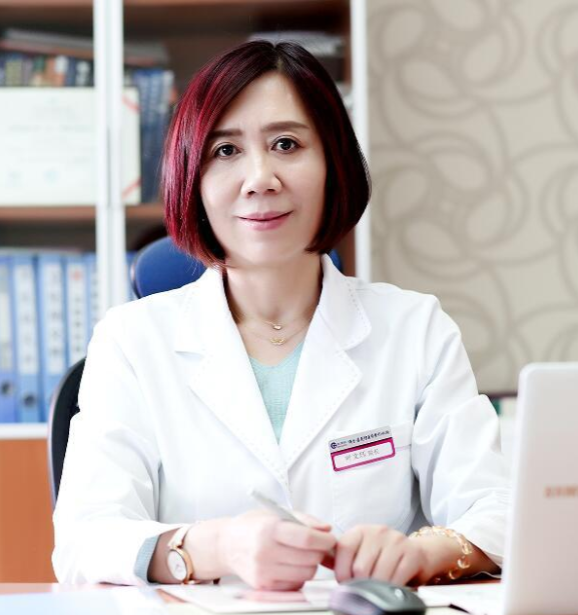 为什么有人越填越自然？2025年11月馒化修复医生精准推荐