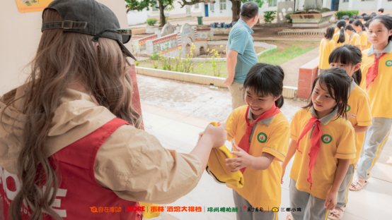 六一与端午双节邂逅，爱心公益温暖校园