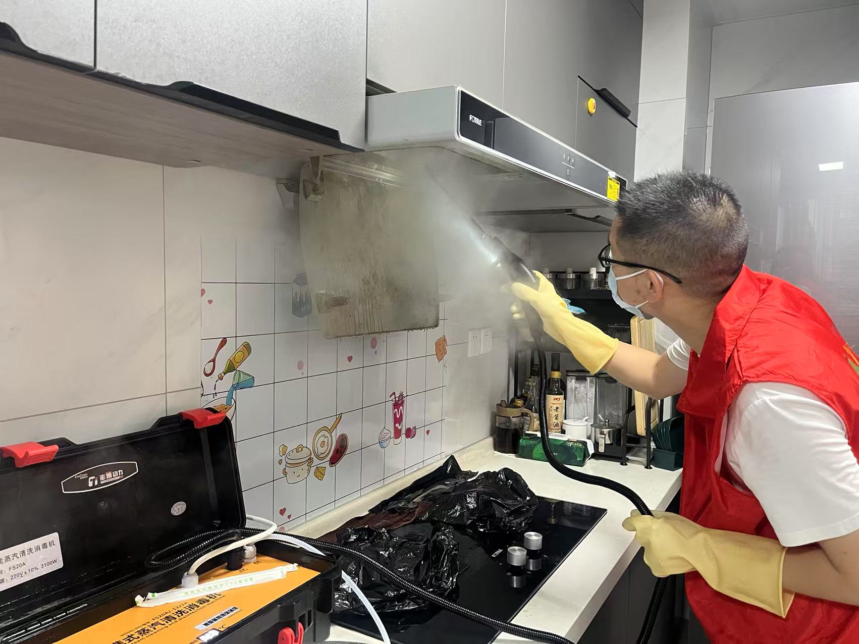 党建引领民生“微实事”，新城悦服务与街道联动实现为民服务零距离！