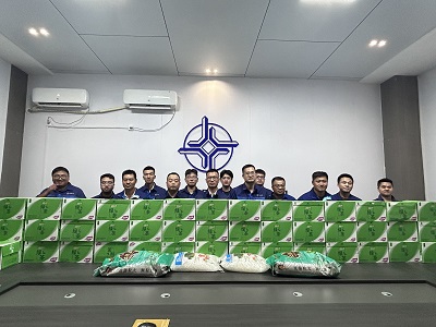 中交一航局城建公司航空港灵润路项目部开展夏日清凉慰问活动