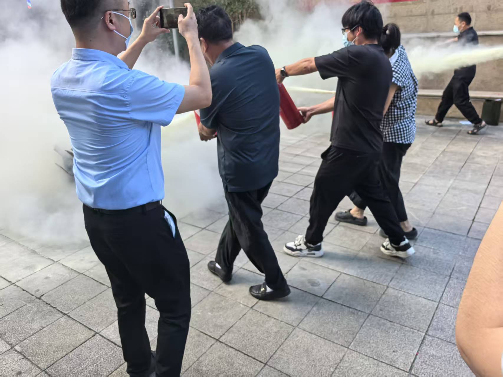 乐清市天宏物业 共筑安全防线,守护美好家园