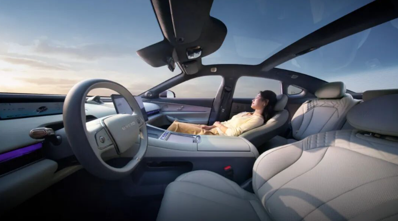 金秋钜惠重塑标准,星纪元ES定义C级豪华新价值第2张