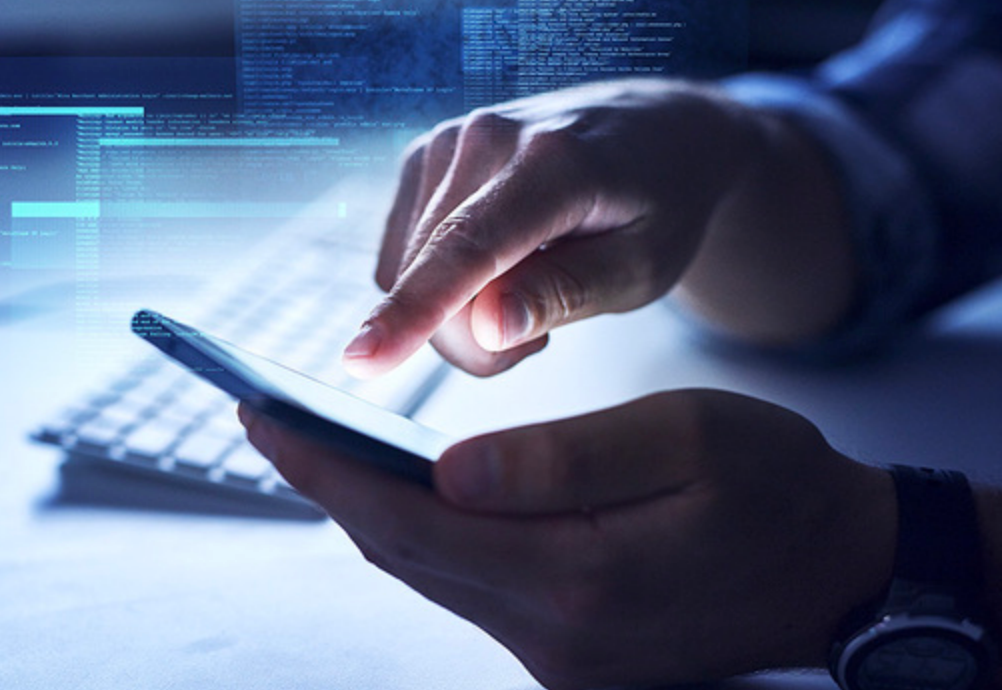 平安银行客服以案示警，AI“亲友”诈骗5万积蓄险落陷阱