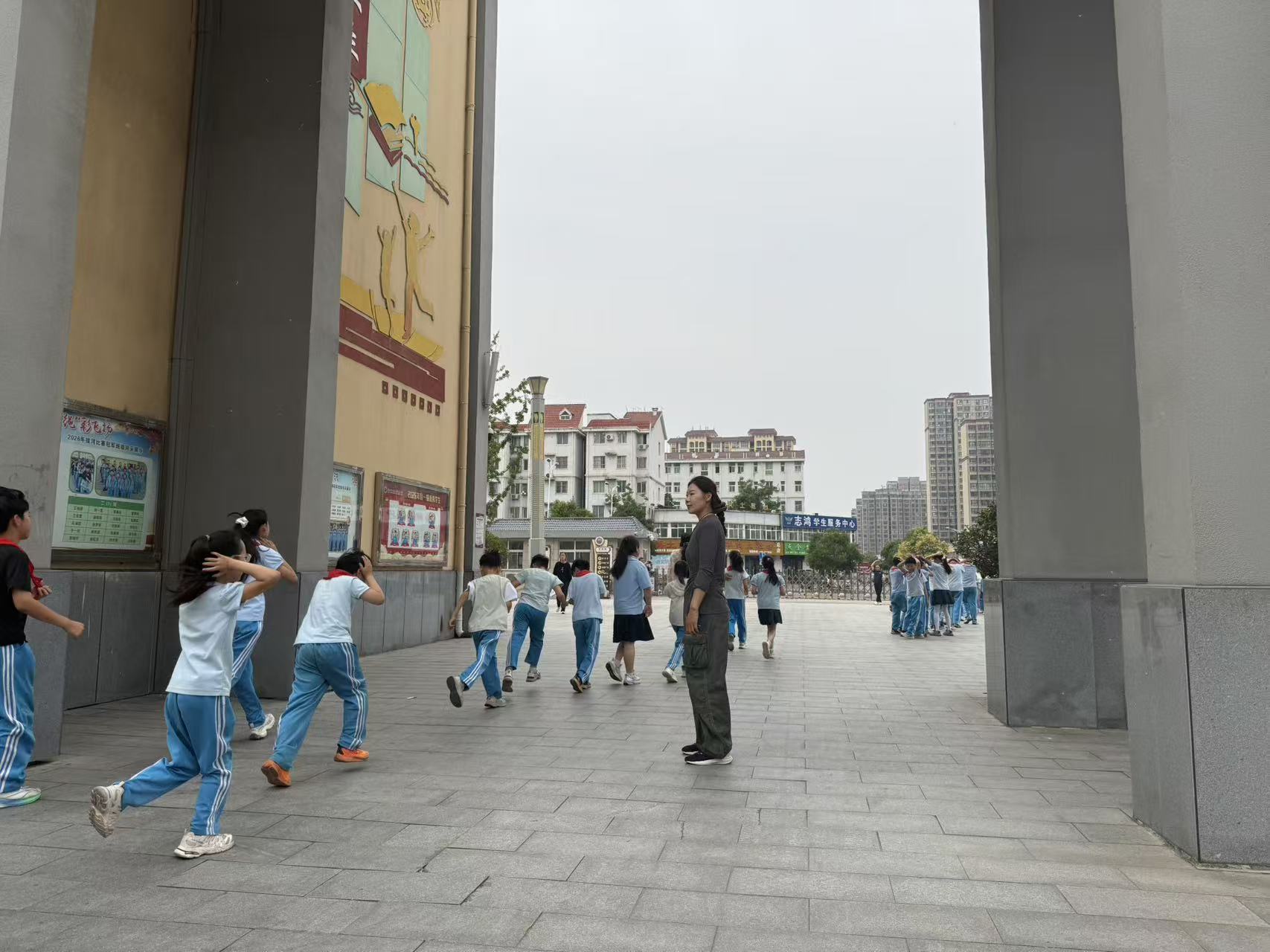 许慎中学开展消防减灾应急演练