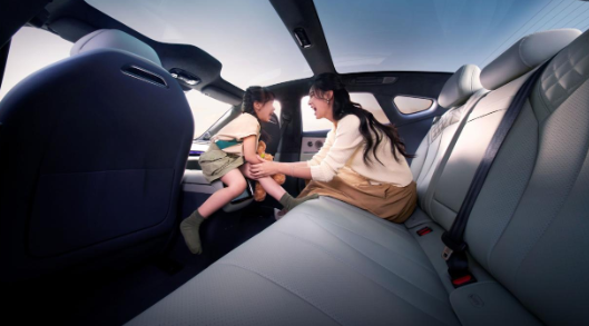 小米SU7对阵星纪元ES 座舱舒适配置全面PK第2张