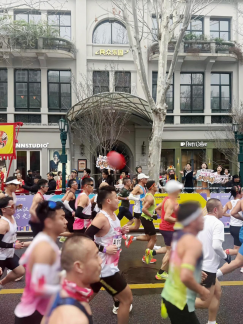 以奔跑赴春光，以戏剧遇百年——民众乐园书写城市新篇