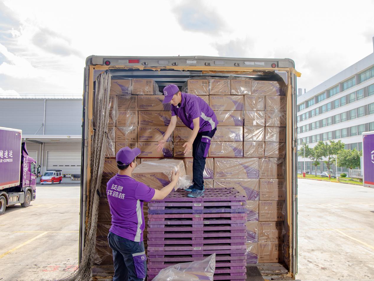 ​跨越速运“隔日达”：高时效低成本，解锁物流新体验