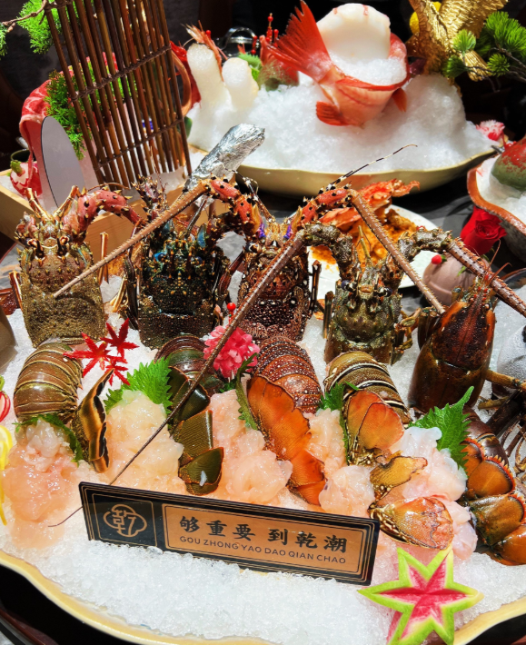 亲测大连海鲜餐厅乾潮！鲜活帝王蟹不限量太绝了