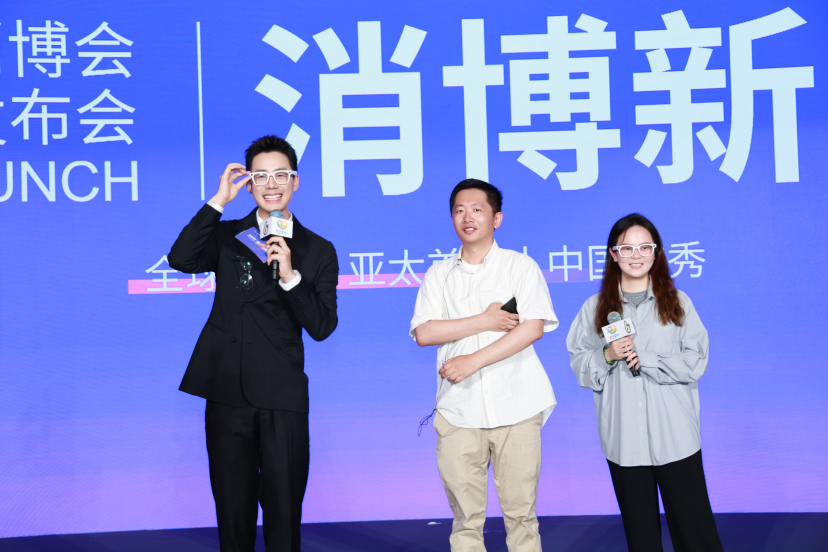 玄景M6白色AI眼镜消博会首曝,模块化设计抢跑苹果 玄景M6白色AI眼镜消博会首曝,模块化设计抢跑苹果