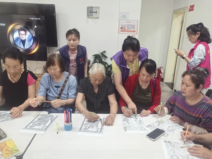 武汉市后官湖社区:芒种时节绘美景,欢声笑语暖夕阳-图片1