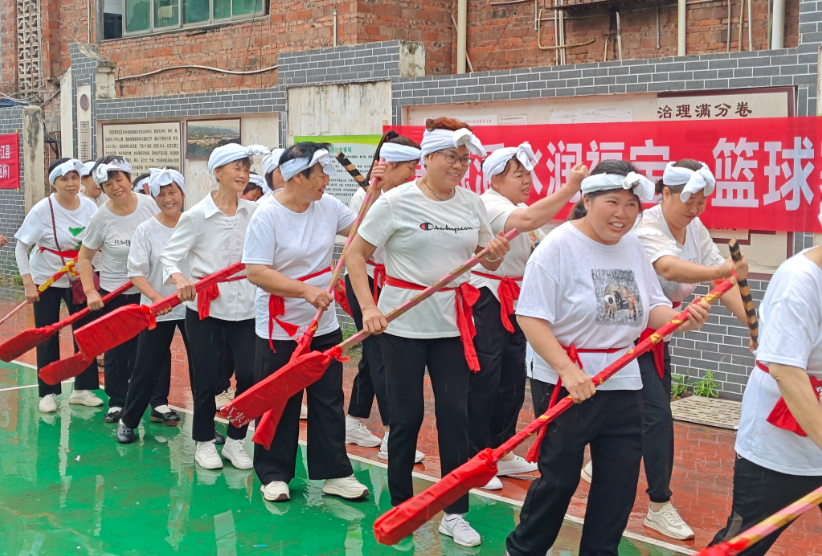 合江：“乘风破浪·青松摆渡”旱地龙舟民俗体验活动