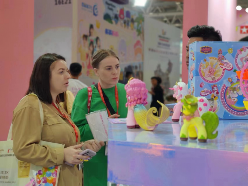 萌度爆表！深圳玩具展小马菲莉展位盛况高能回顾-电商科技网