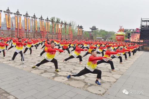 萊州中華武校王濤一行蒞臨鄆城宋江武校參觀交流_經貿要聞_經貿資訊網