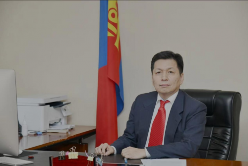 蒙古国矿产石油总局局长在乌兰巴托会见：赵洪涛主席