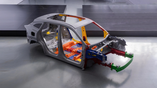 吉利银河L7首次整车拆解 “天生的好底子、好基因”打造“最安全的新能源汽车”