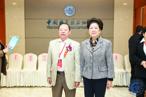 中国好人团队巫金星出席第十二届科学家教育家企业家大会