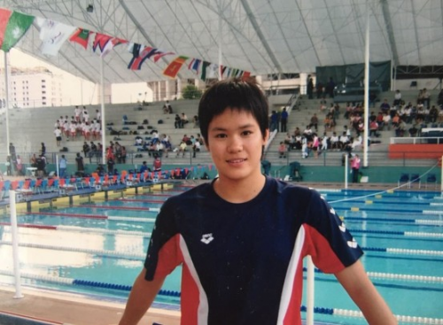 游泳冠军胡玥在2020就在杭州华厦做了蔡司全飞秒近视手术