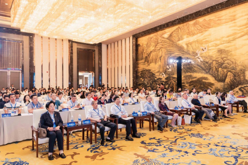 海南自贸港高新技术产业投资洽谈专题推介会在武汉举办