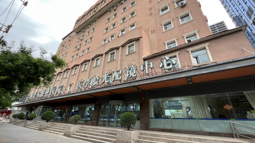 兰州爱尔眼科医院丨全光塑近视手术助力高度近视女孩实现视觉“弯道超车”,夜视力明显提高(图1) 兰州爱尔眼科医院丨全光塑近视手术助力高度近视女孩实现视觉“弯道超车”,夜视力明显提高(图1)