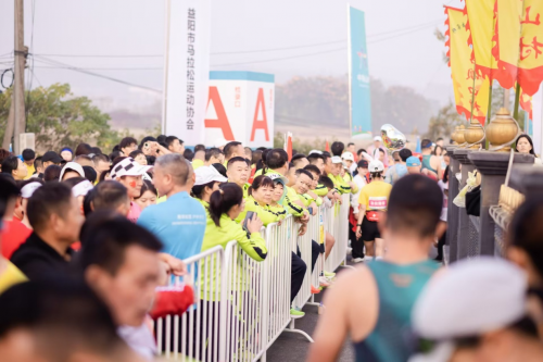 唐铎故里 户外天堂 “伢子小玉米”2024益阳岳家桥第二届半程马拉松鸣枪开跑！