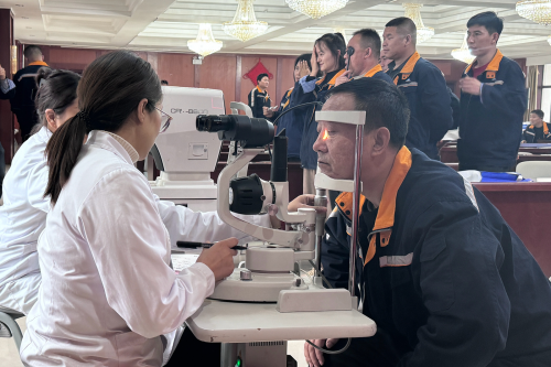 固原爱尔眼科医院：开展义诊科普活动关爱矿工眼健康