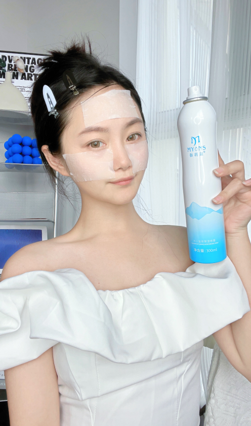 弥玥泉喷雾的宝藏用法大揭秘！秋冬这么用脸越来越水灵！