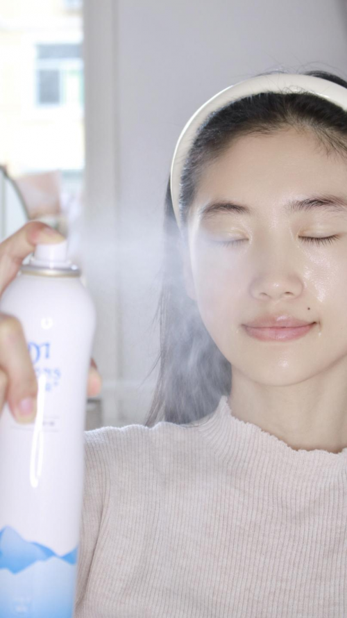 弥玥泉喷雾的宝藏用法大揭秘！秋冬这么用脸越来越水灵！