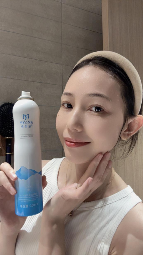 弥玥泉喷雾的宝藏用法大揭秘！秋冬这么用脸越来越水灵！