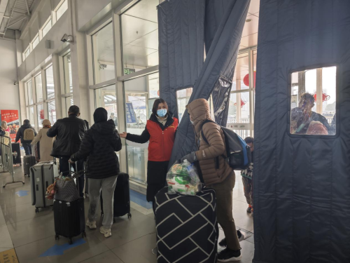 春运志愿行 温暖回家路