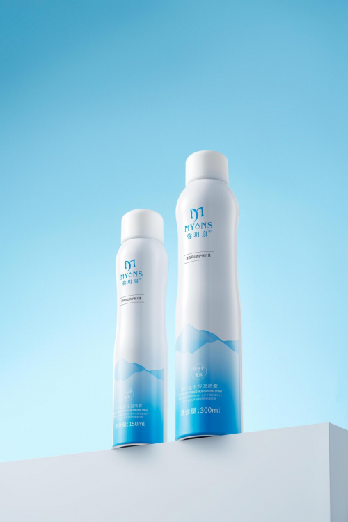 ​一年售出2000万+瓶，这个只卖补水喷雾的新疆品牌凭什么逆袭？