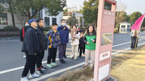 “骐骥领航 德育润心”帮困助学实践团联合兵希社工站开展“追寻历史，桥建未来”青少年路桥文化科普研学活动