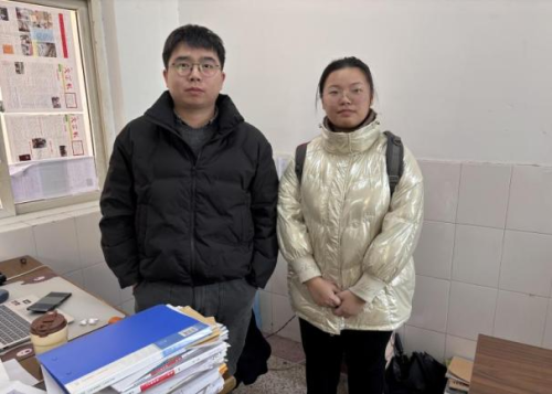师恩难忘昔日情 桃李归来今日意