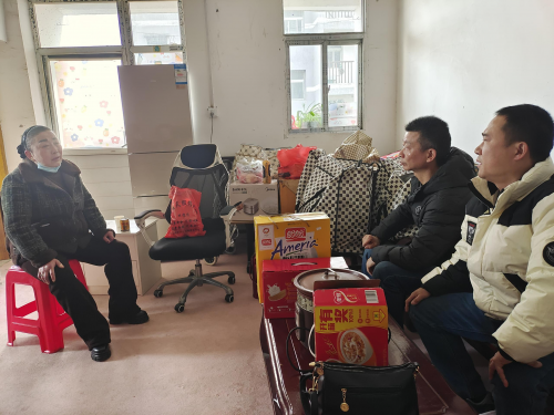 红安县局:助力拆迁持证户办理卷烟零售许可证