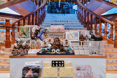 名创优品宣布派发2024末期股息7.4亿元，经调整每股摊薄收益同比增长16%