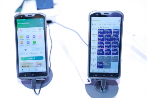 鹿马手持自助终端“大掌柜”——移动服务,重新定义酒店温度