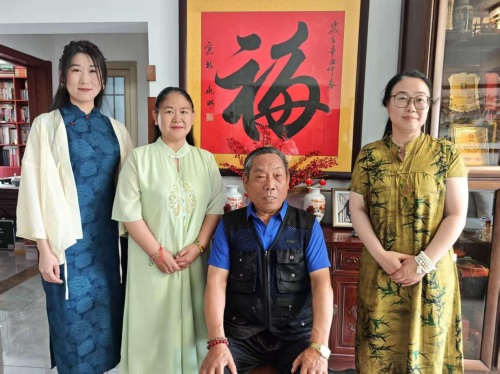 刘洋拜师王兆明学习书法 传统拜师仪式彰显文化传承