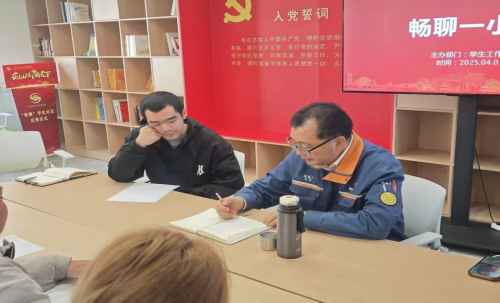 上海科学技术职业学院锆能智控团队在项目研发中破解了工业撒粉污染与智能化难题