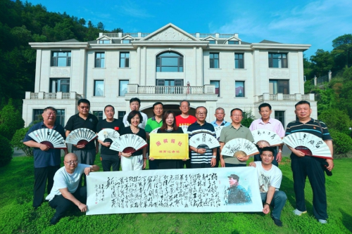 追寻红色足迹 感悟伟人精神