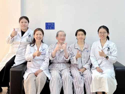 从昆明到深圳1400多公里的信任！87岁昆明退休干部和女儿从昆明奔赴深圳华厦眼科治白内障