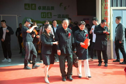 今卓：柏禄山与食叶草的传奇故事