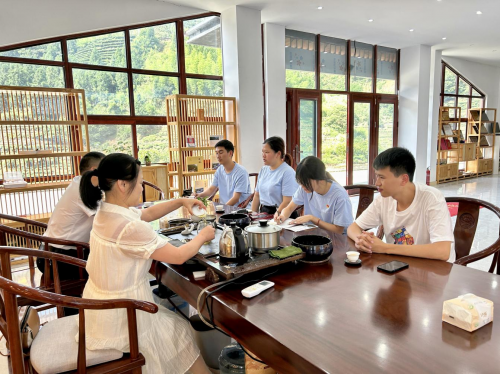 牢记嘱托践初心 弱鸟先飞谱新篇——华中农大学子走进下党乡探寻乡村振兴的生动实践与启示（0722）