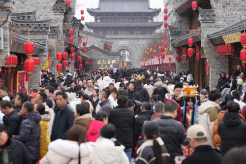 红火闹新春 随城年味浓