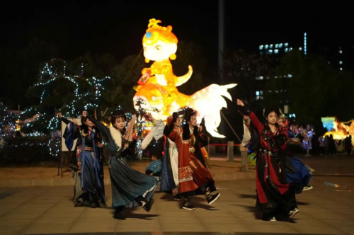 红火闹新春 随城年味浓