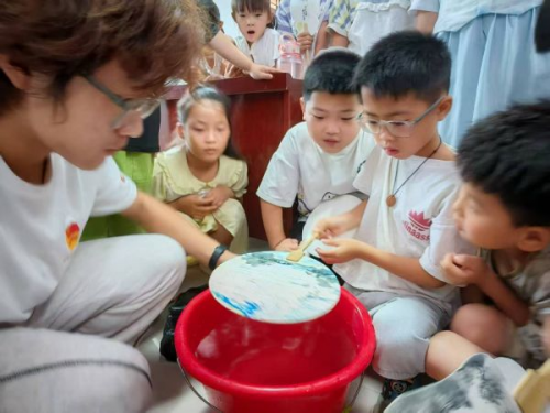 “丰富实践绘就成长画卷”——药香承韵育青苗社会“三下乡”社会实践纪实