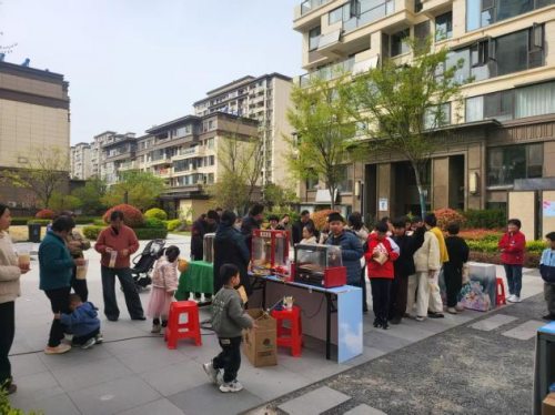 社区物业共携手，暖心服务获点赞