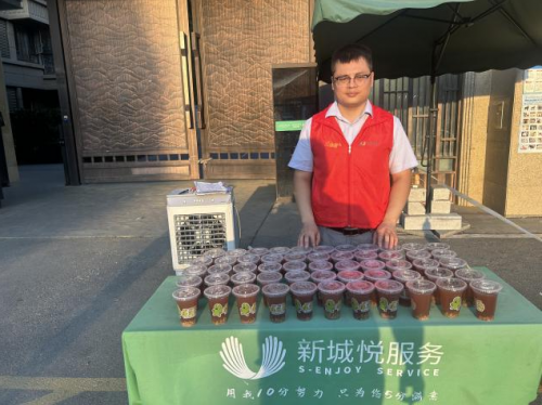 社区物业共携手，暖心服务获点赞