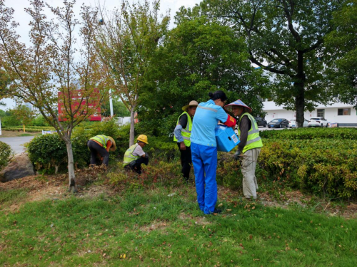 湖州：暖心救助中暑工人 高温下的温情守护