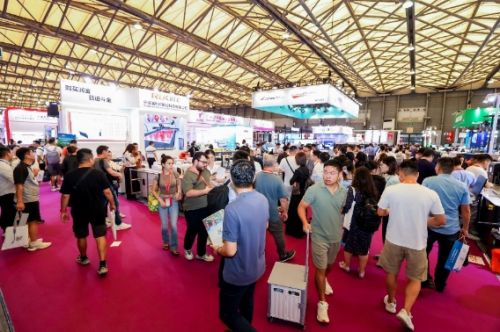 ​打造广告新科技一站式全球采购平台
