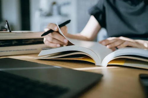 辰时有道学员服务中心：以匠心深耕学历提升，为时代精英筑就高阶成长通路
